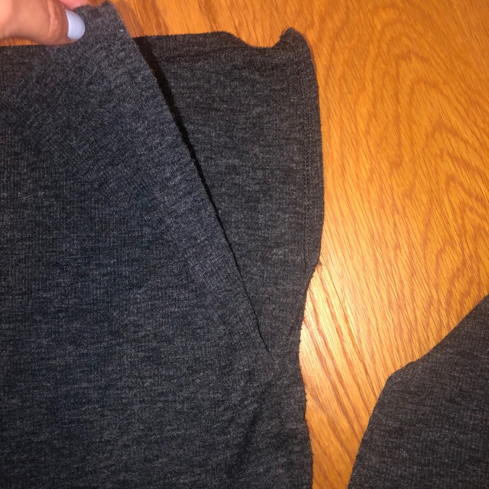 Gray ribbed shirt